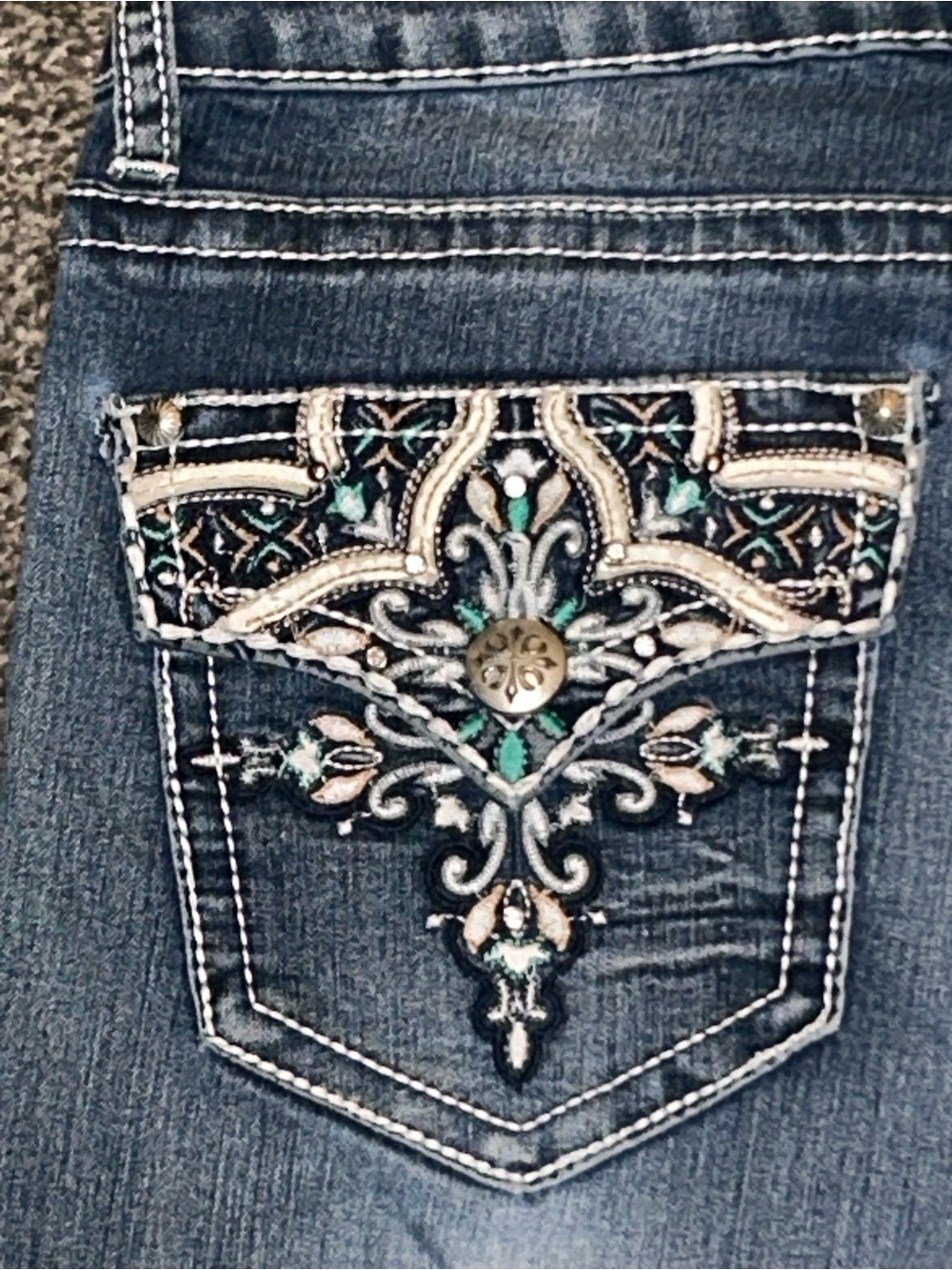 Love Indigo Capri Jeans Womens 12 Blue Medium Wash Embroidered Rhinestone Y2K